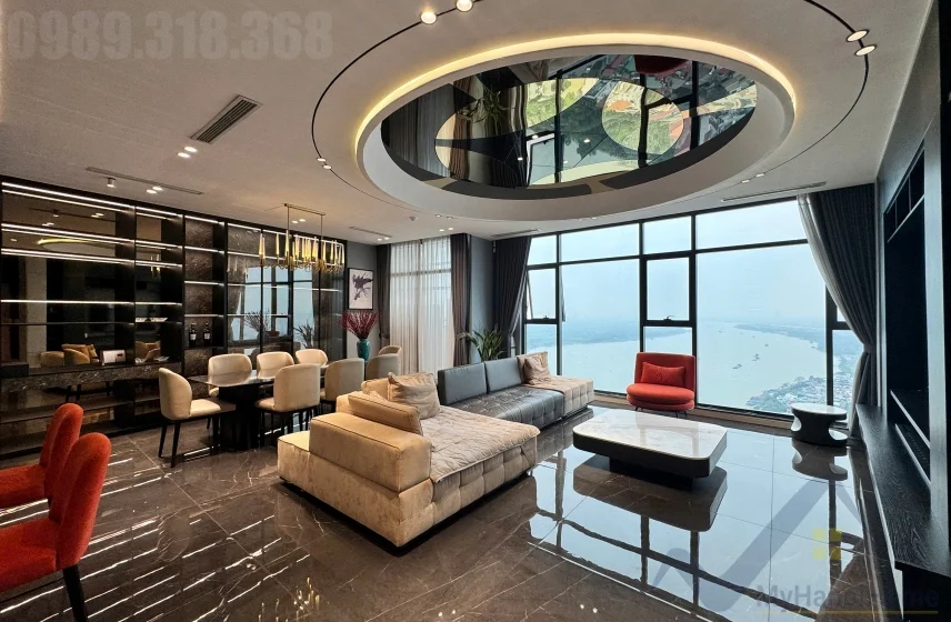 Sông Hồng và phố phường Long Biên nhìn từ căn hộ Mipec Riverside